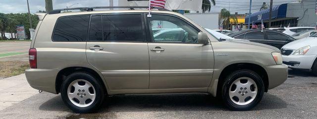 Toyota HIGHLANDER - Thumbnail 2