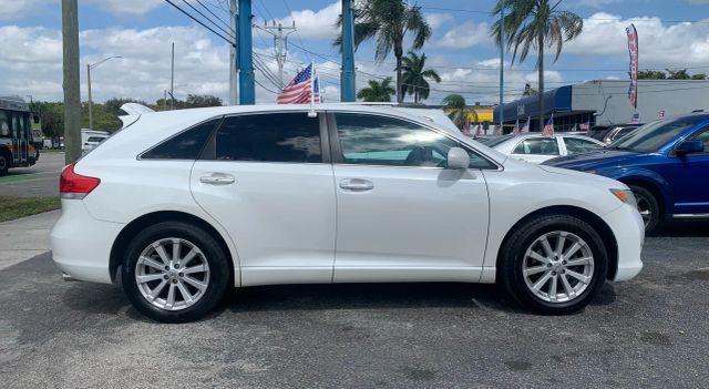 Toyota VENZA - Thumbnail 2