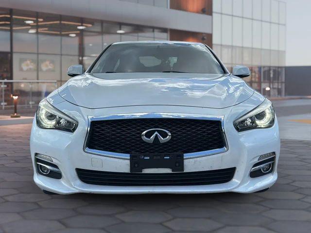 Infiniti Q50 - Thumbnail 2