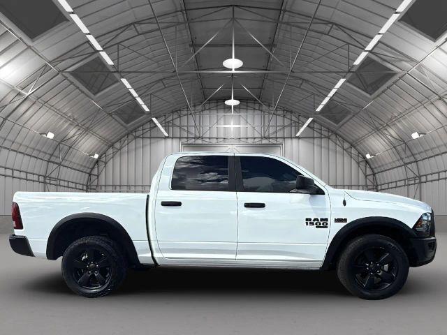 Ram 1500 CLASSIC CREW CAB - Thumbnail 4
