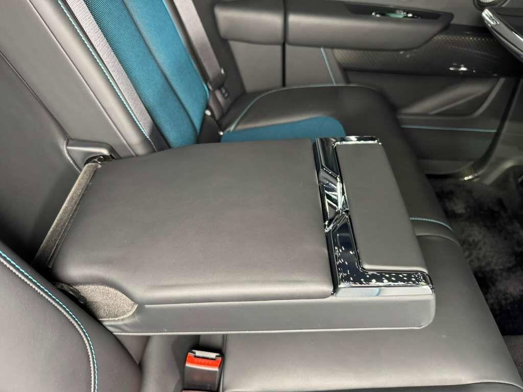 Rolls-Royce Cullinan - Thumbnail 14