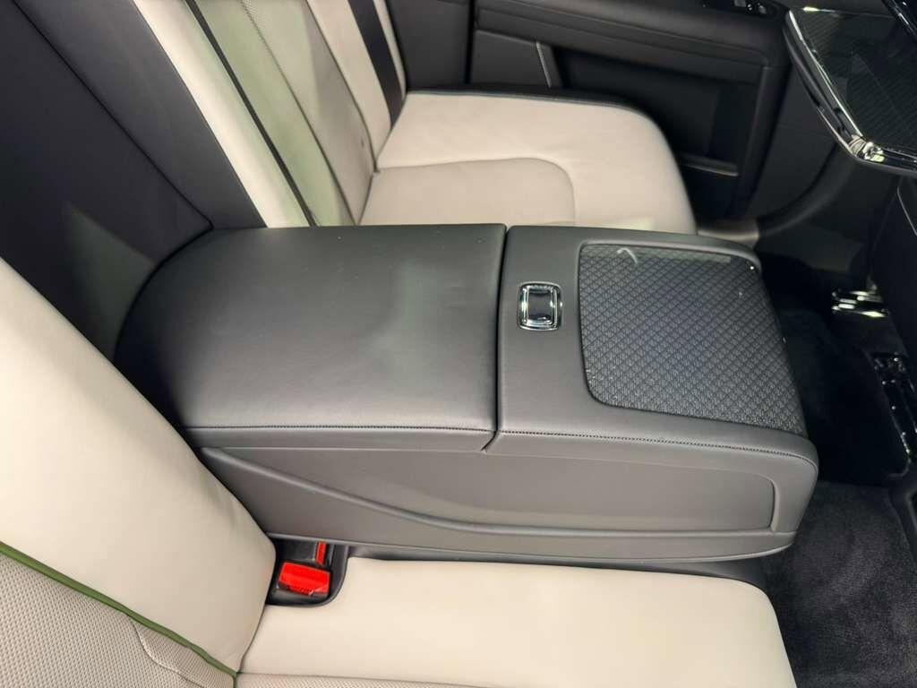 Rolls-Royce Ghost - Thumbnail 14