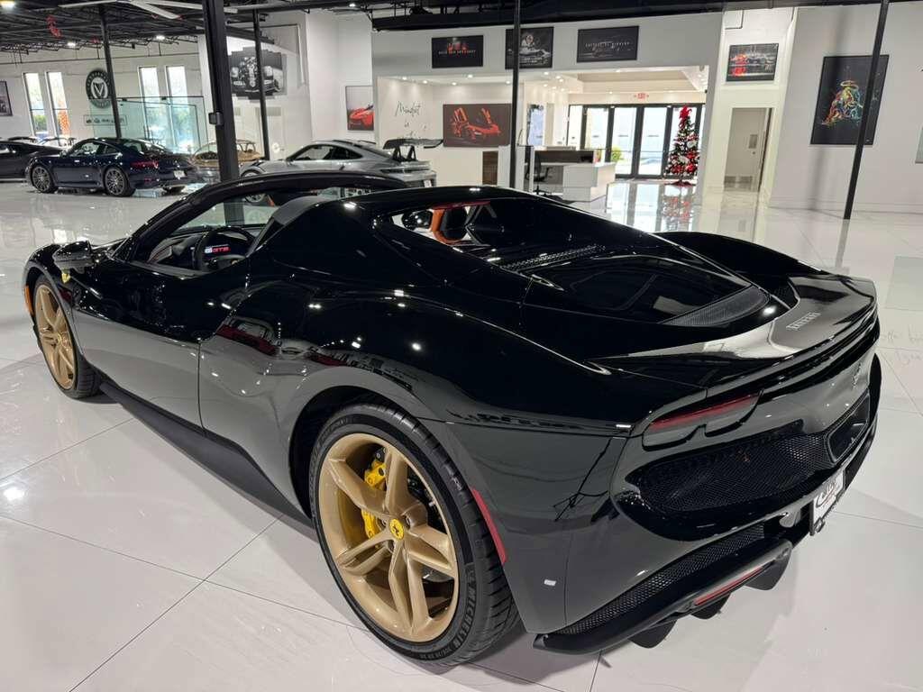 Ferrari 296 GTS - Thumbnail 5