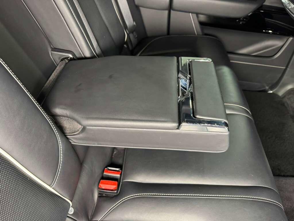 Rolls-Royce Cullinan - Thumbnail 14