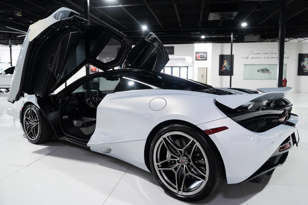 McLaren 720S - Thumbnail 13