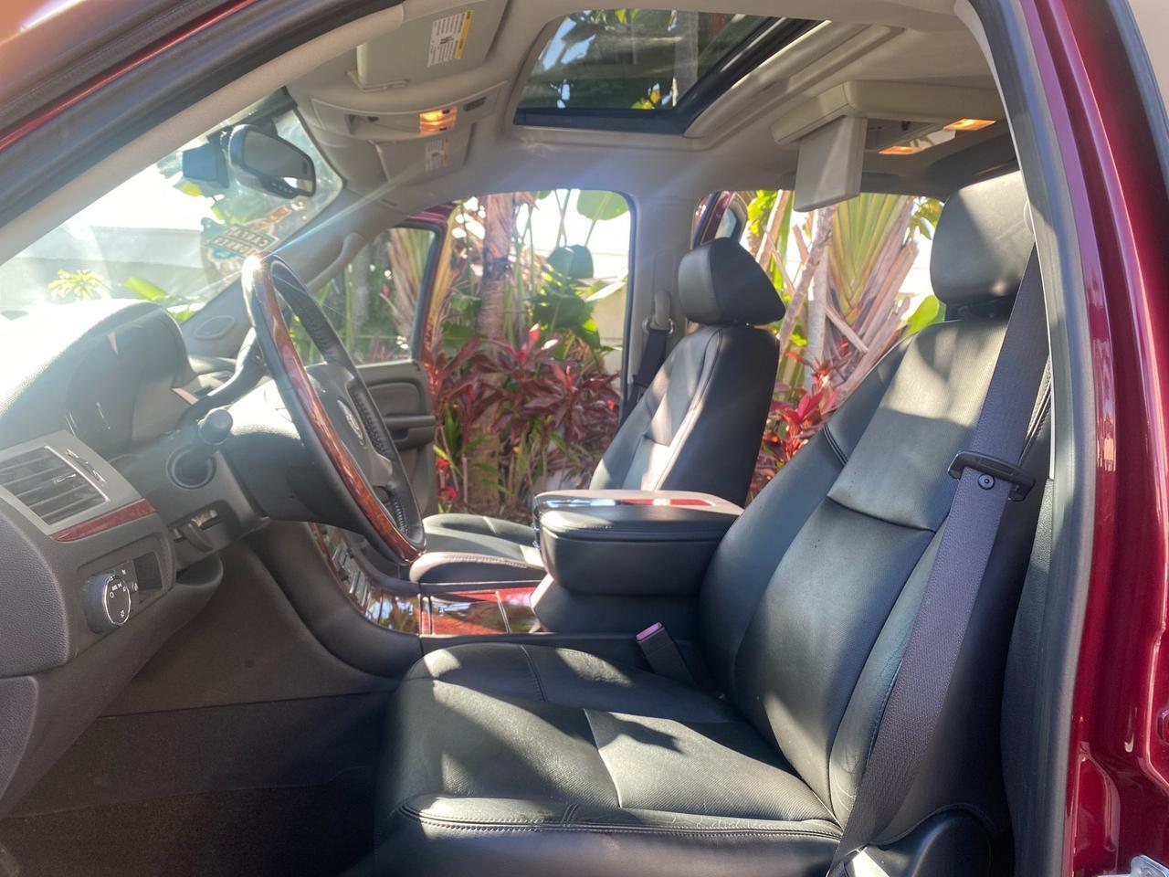 Cadillac Escalade EXT - Thumbnail 11