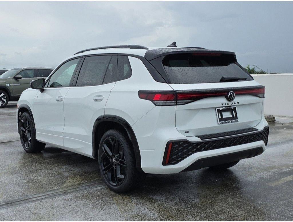 Volkswagen Tiguan 2.0T Se R-Line Black - Thumbnail 4