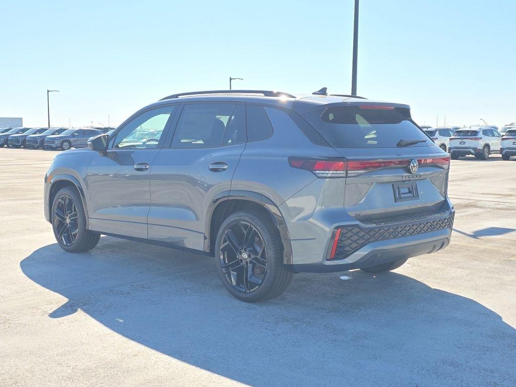 Volkswagen Tiguan 2.0T Se R-Line Black - Thumbnail 4