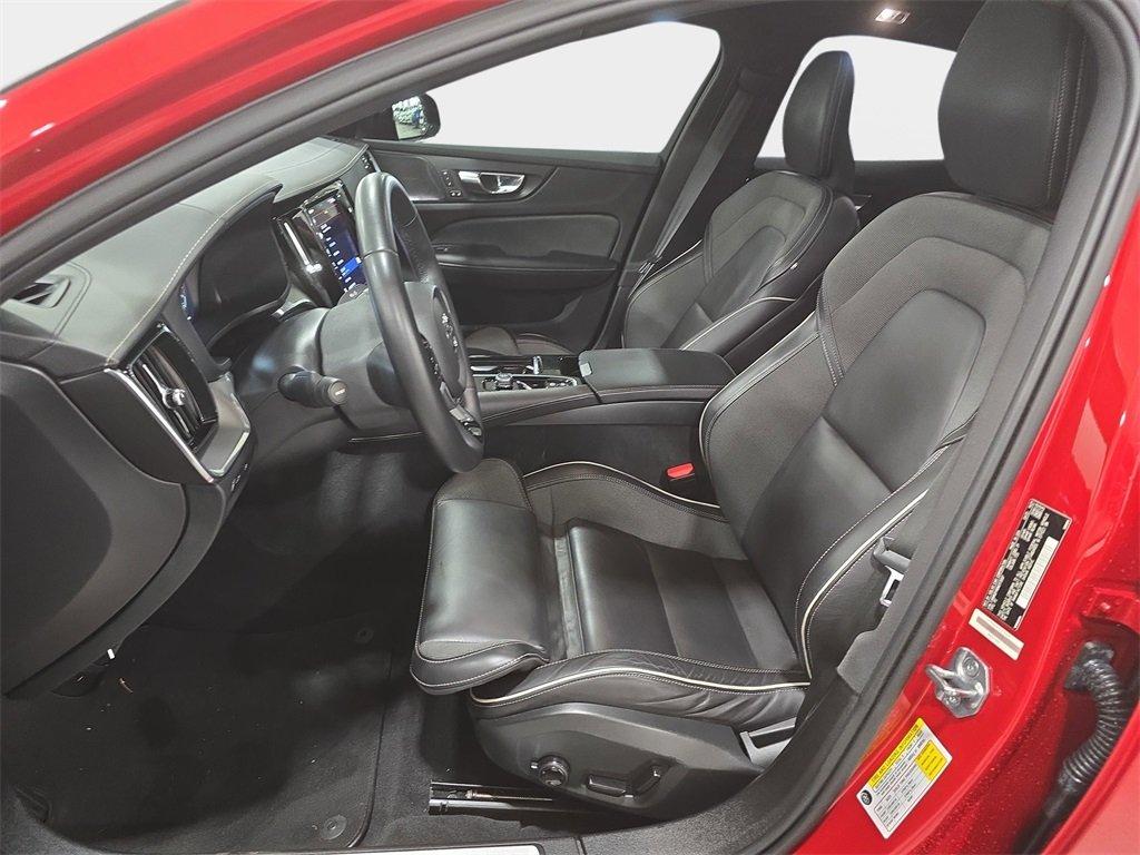 Volvo S60 Recharge Plug-In Hybrid T8 R-Design Awd 4D Sedan - Thumbnail 15