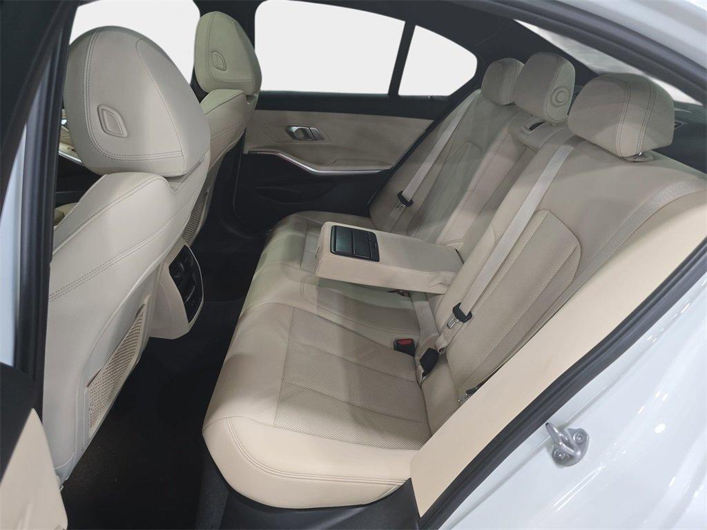 BMW 330I - Thumbnail 11