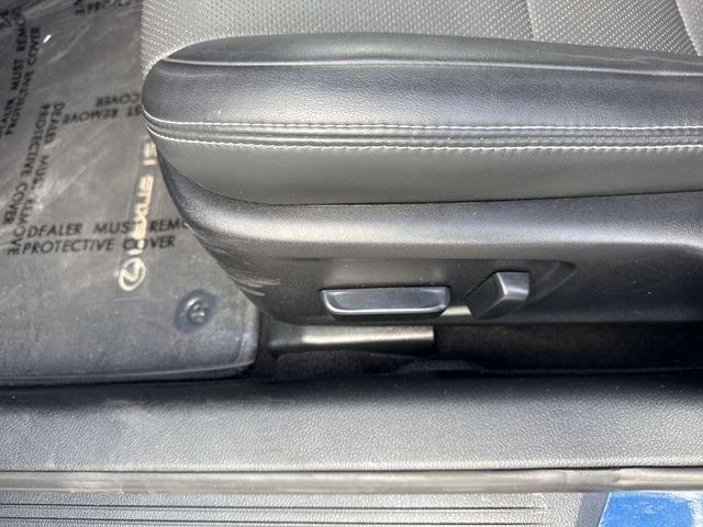 Lexus Is 300 - Thumbnail 13