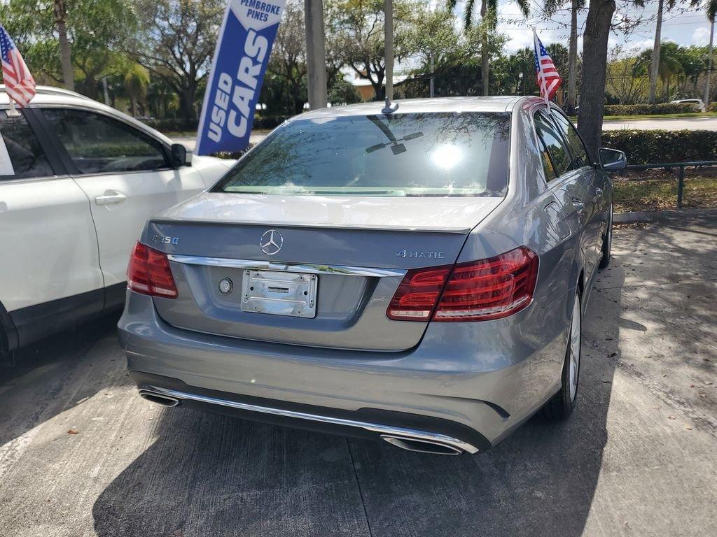 Mercedes-Benz E 350 - Thumbnail 9