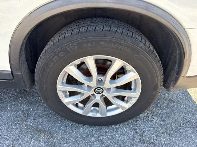 Nissan Rogue Sv - Thumbnail 14