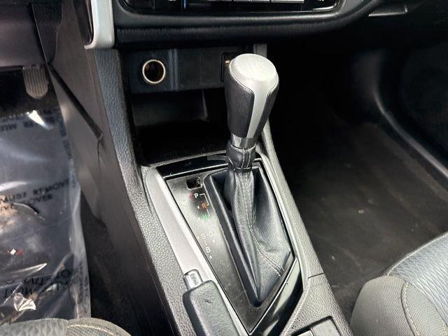 Toyota Corolla Le - Thumbnail 11