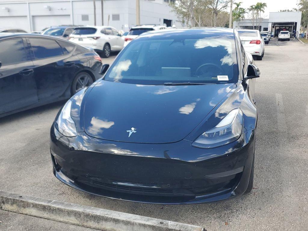 Tesla Model 3 Base - Thumbnail 4