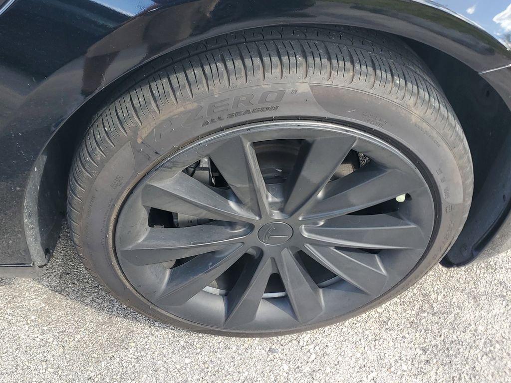 Tesla Model 3 Base - Thumbnail 11