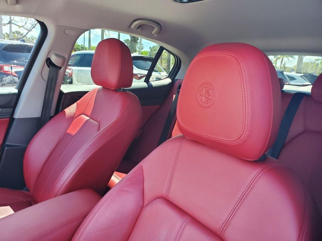 Alfa Romeo Stelvio Ti - Thumbnail 18