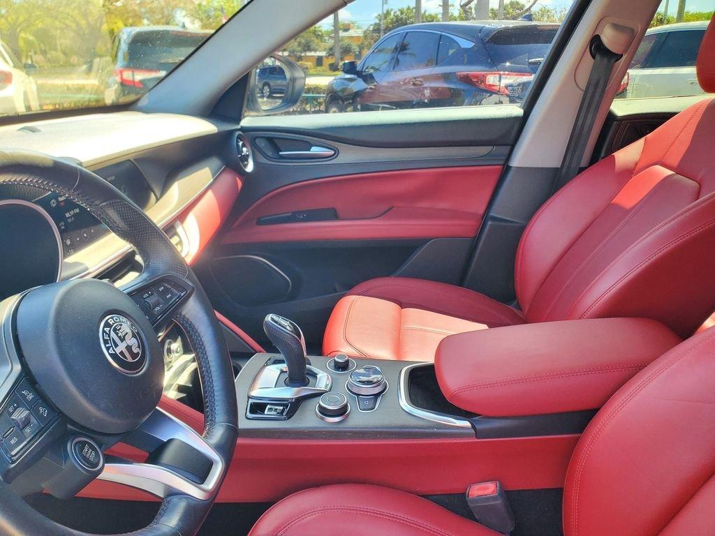 Alfa Romeo Stelvio Ti - Thumbnail 17