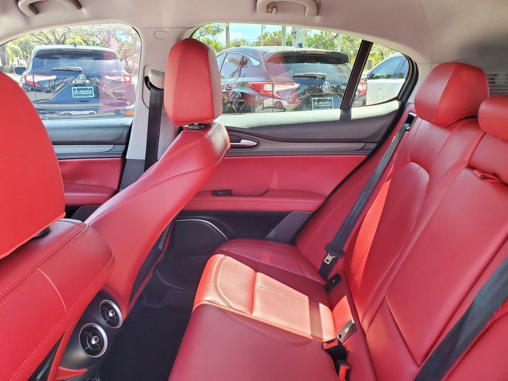 Alfa Romeo Stelvio Ti - Thumbnail 13