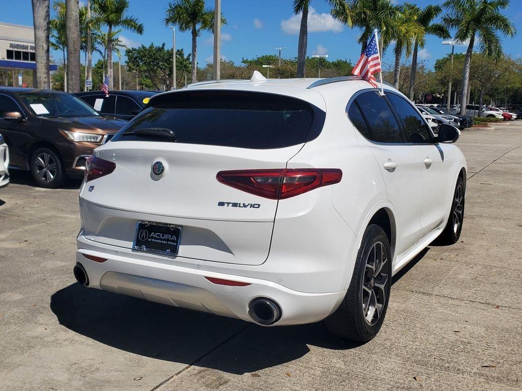 Alfa Romeo Stelvio Ti - Thumbnail 8