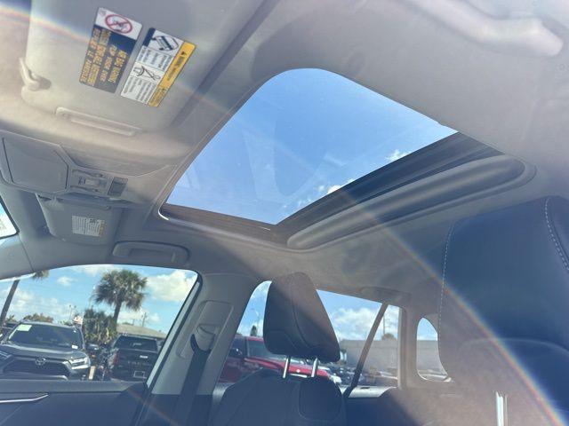 Toyota Rav4 Hybrid Xle Premium In Hollywood Fl | Jtmb6Rfv4Nd068378 | Toyota Of Hollywood'S Amazinn Used Car - Thumbnail 18