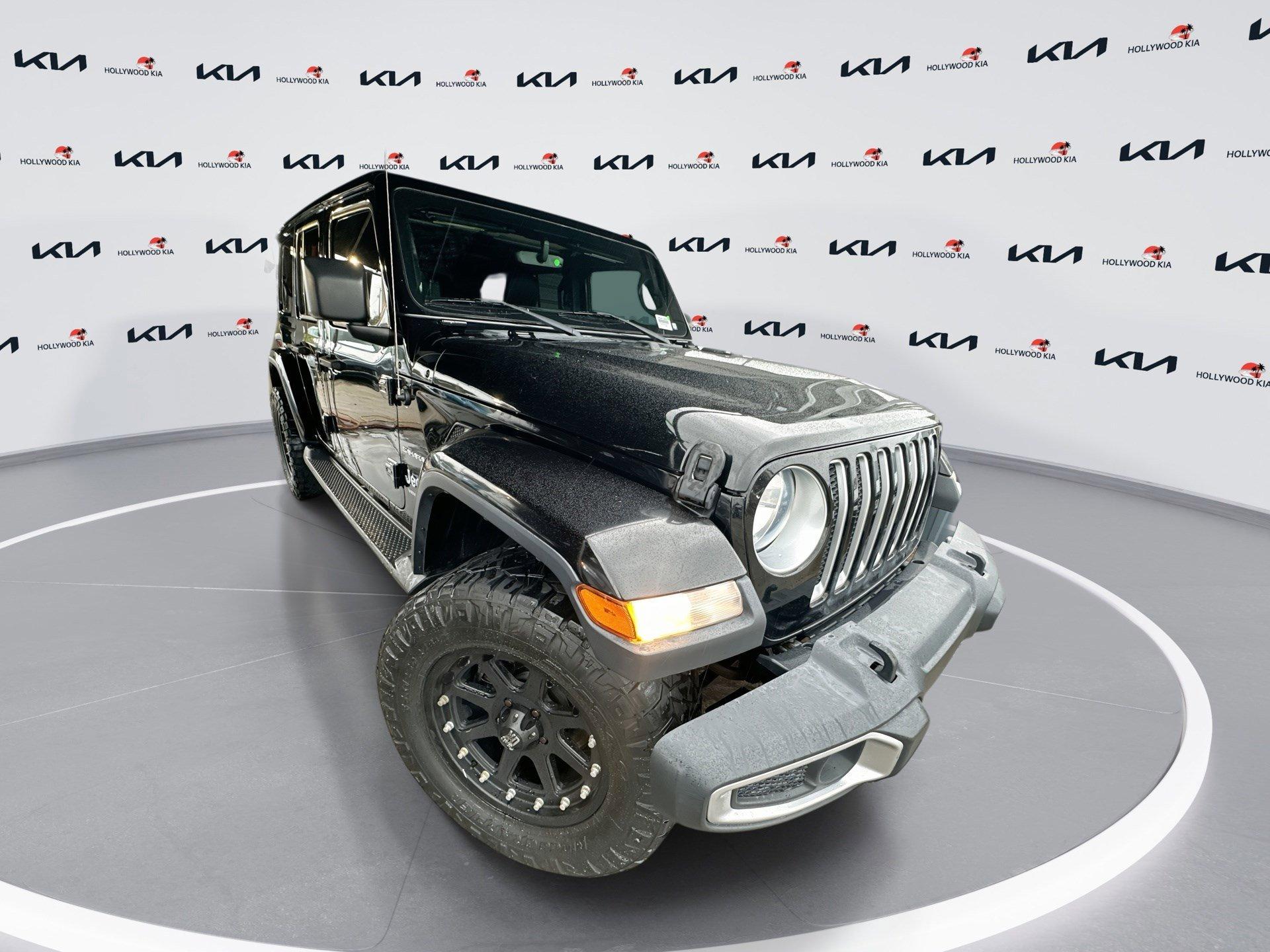 Jeep Wrangler Unlimited Sahara - Thumbnail 2