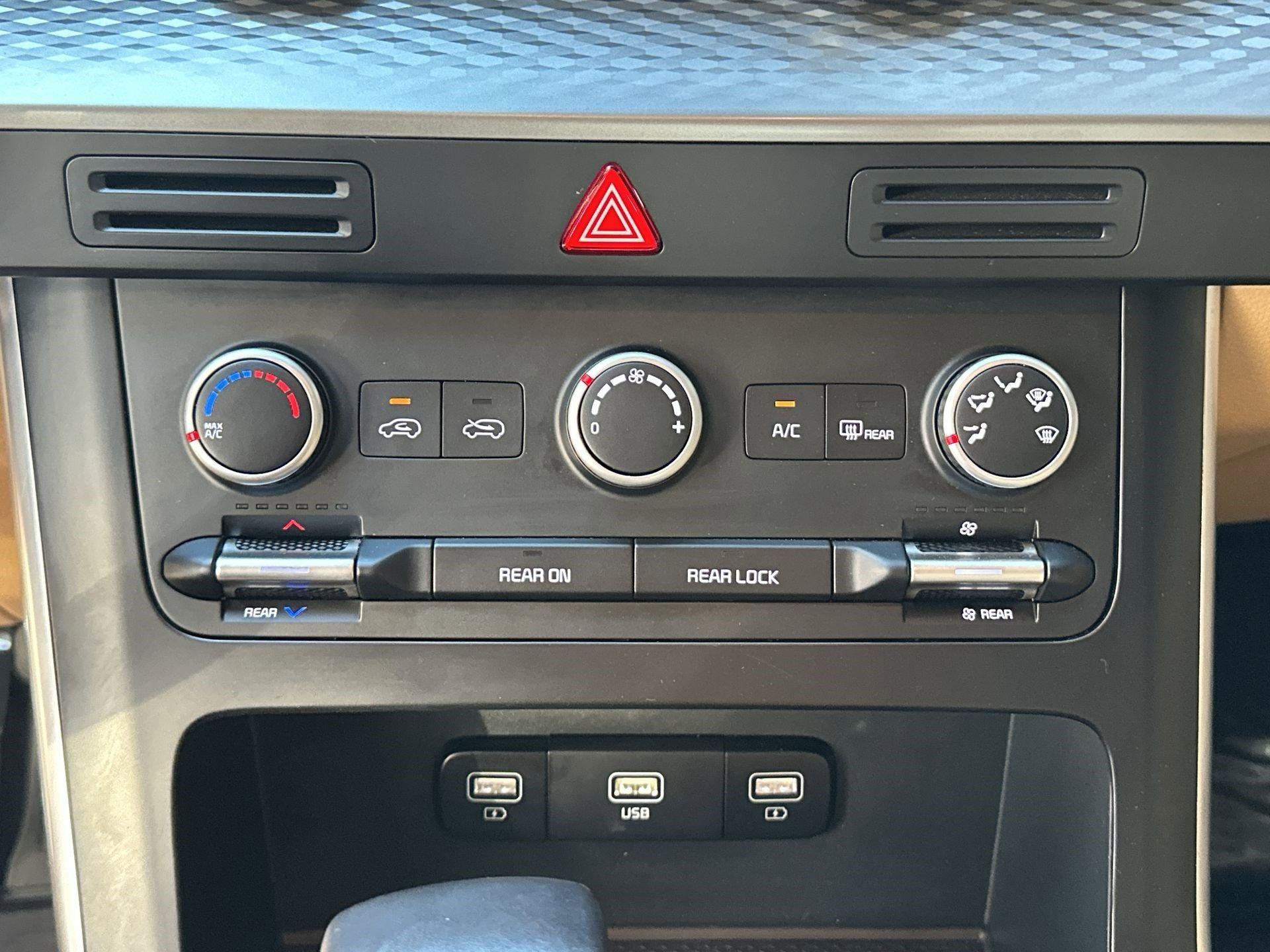 Kia Carnival Lx - Thumbnail 17