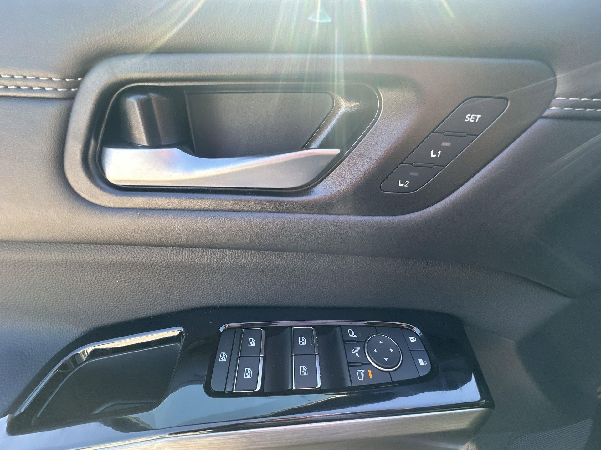 Nissan Pathfinder Platinum - Thumbnail 16