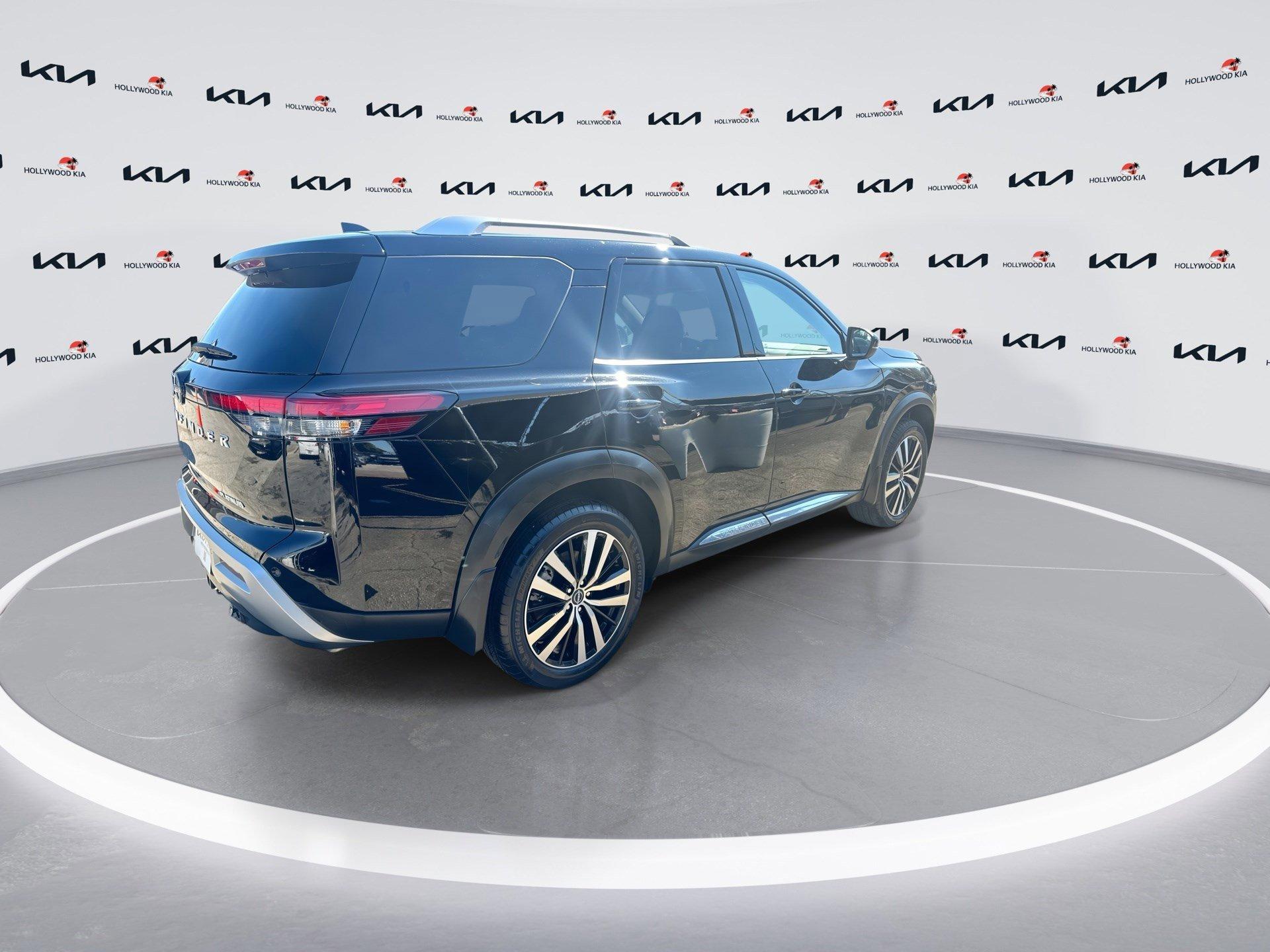 Nissan Pathfinder Platinum - Thumbnail 9