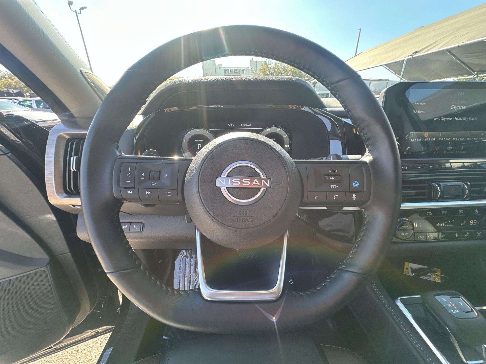 Nissan Pathfinder Platinum - Thumbnail 12