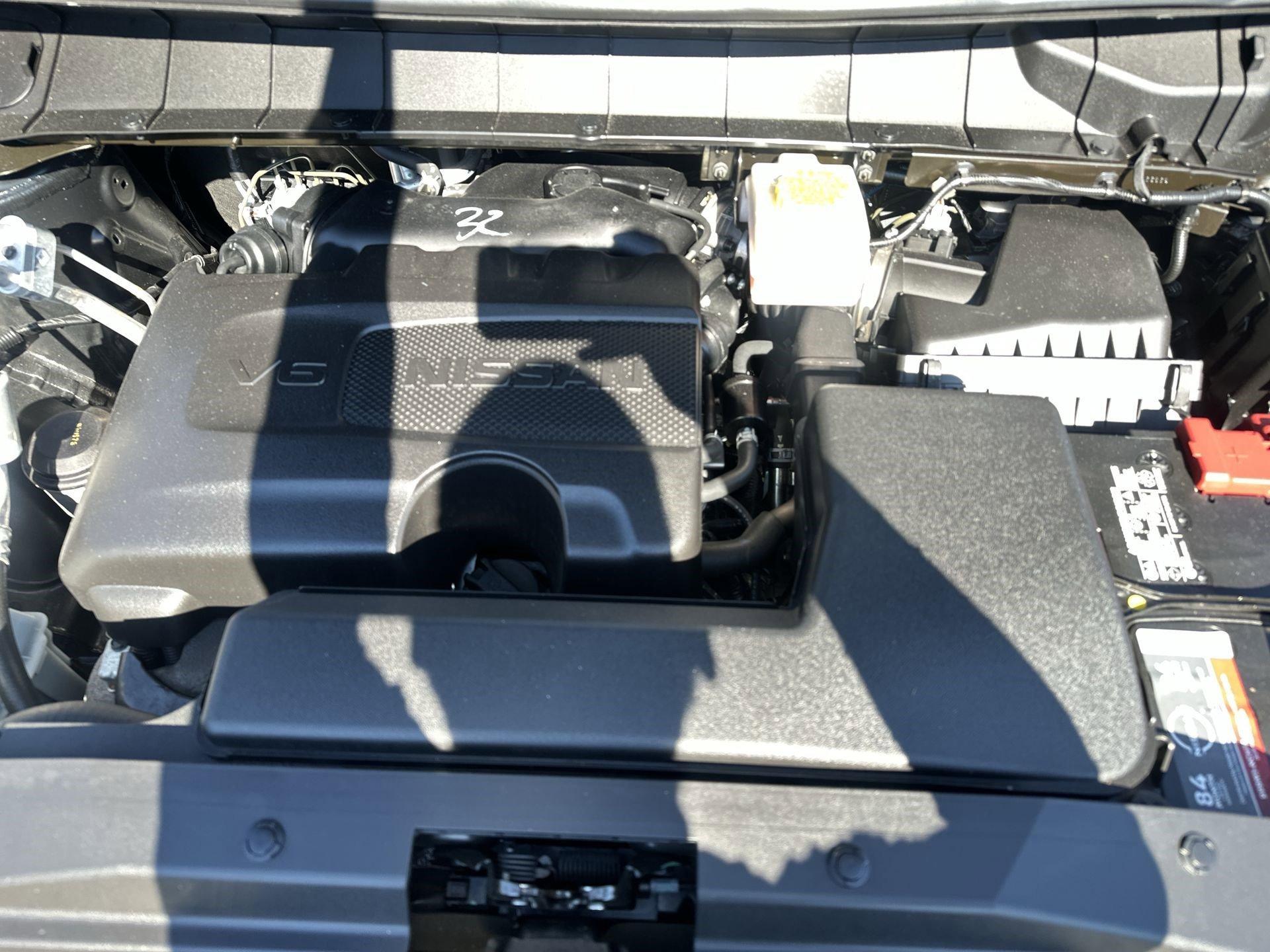 Nissan Pathfinder Platinum - Thumbnail 19