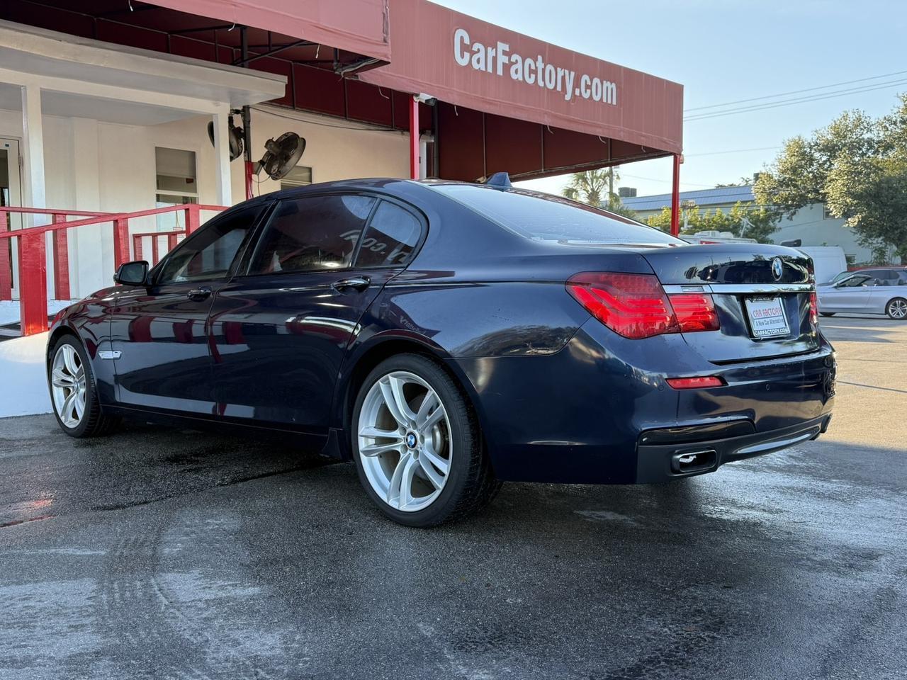 BMW 7 Series - Thumbnail 11