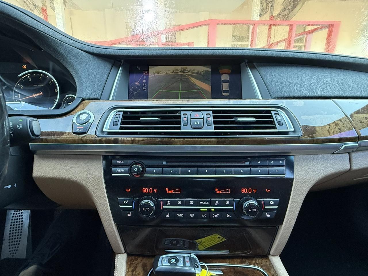 BMW 7 Series - Thumbnail 19