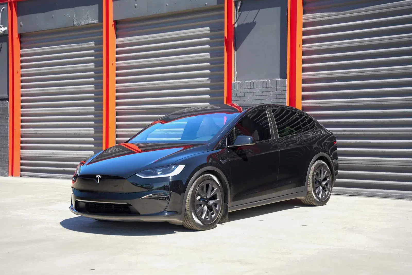Tesla Model X - View 1