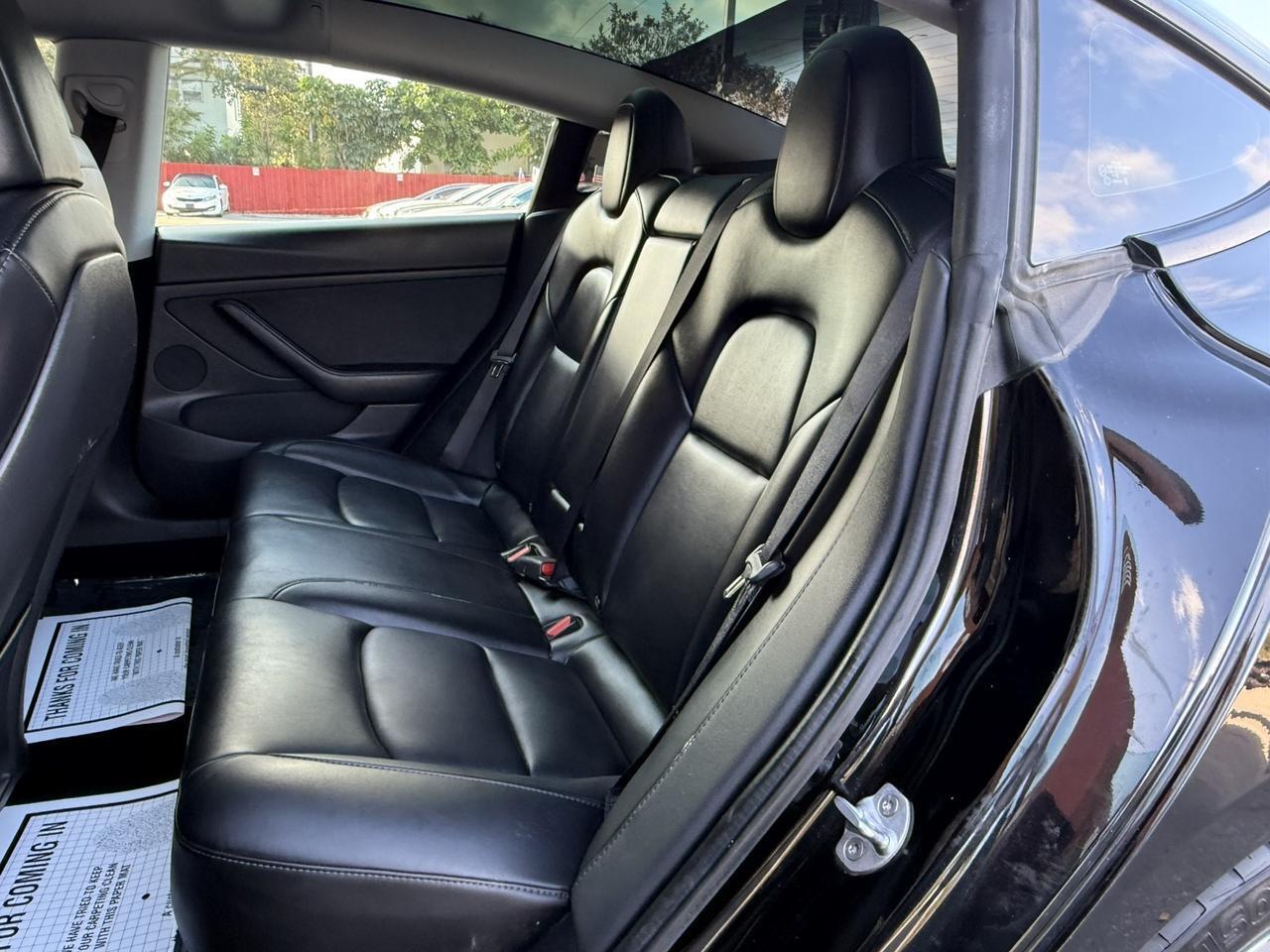 Tesla Model 3 - Thumbnail 16