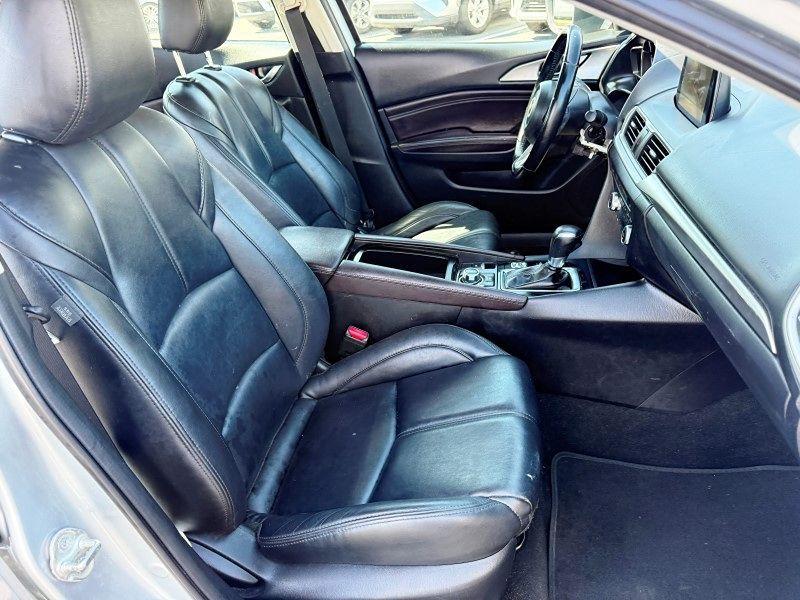 Mazda Mazda3 4-Door Touring - Thumbnail 17