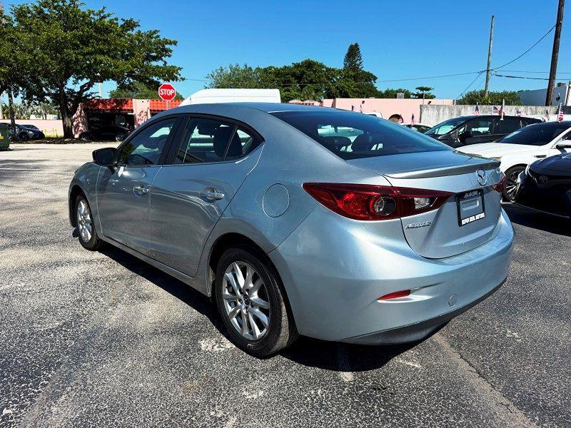 Mazda Mazda3 4-Door Touring - Thumbnail 8