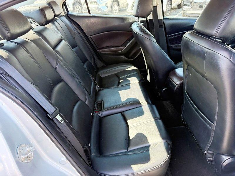 Mazda Mazda3 4-Door Touring - Thumbnail 16