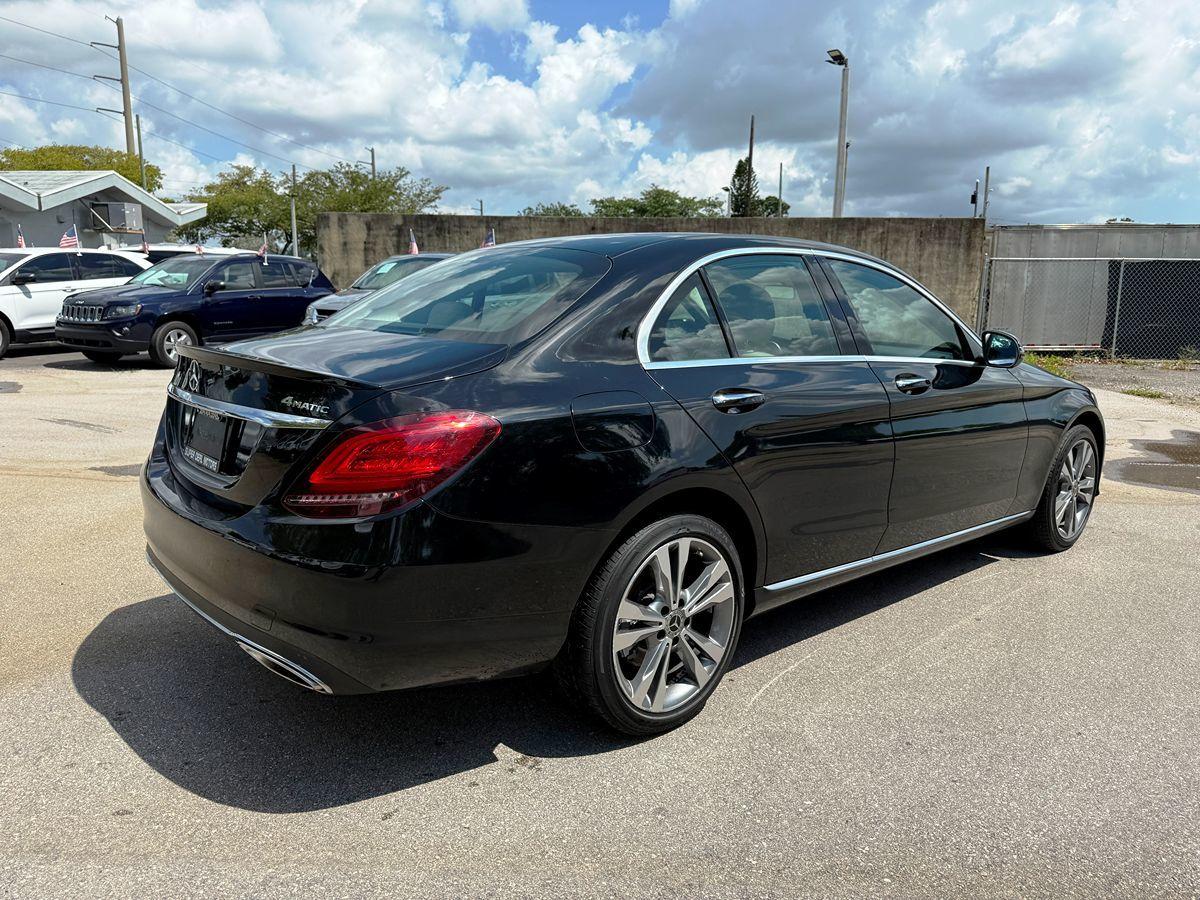 Mercedes-Benz C 300 4Matic Sedan - Thumbnail 6