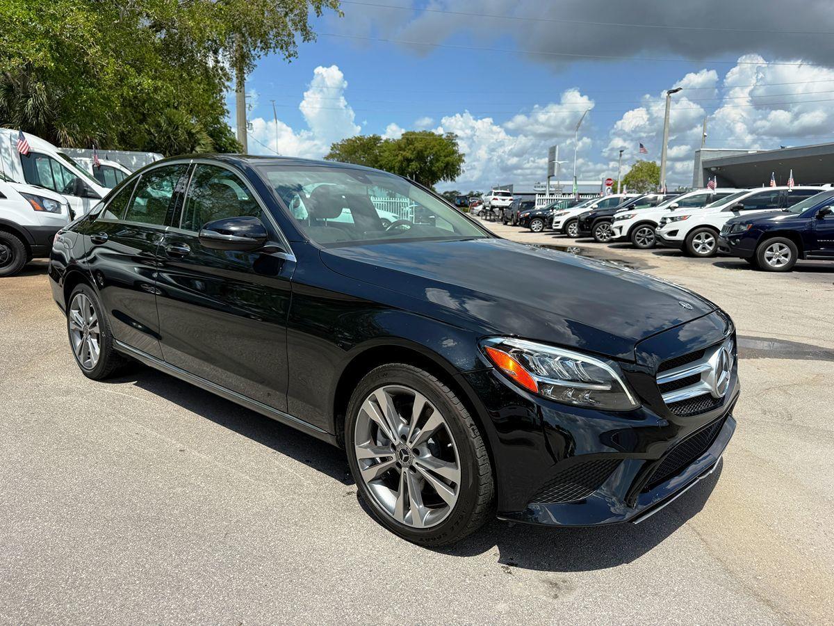 Mercedes-Benz C 300 4Matic Sedan - Thumbnail 4