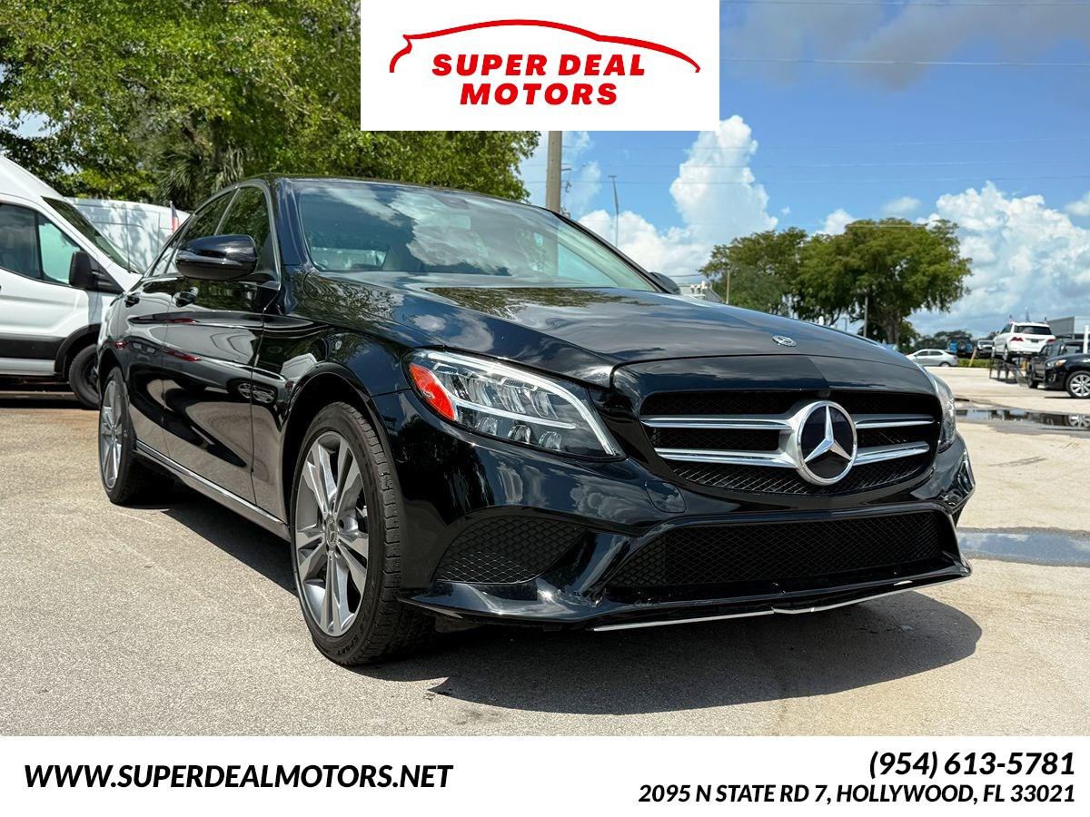 Mercedes-Benz C 300 4Matic Sedan - Thumbnail 2