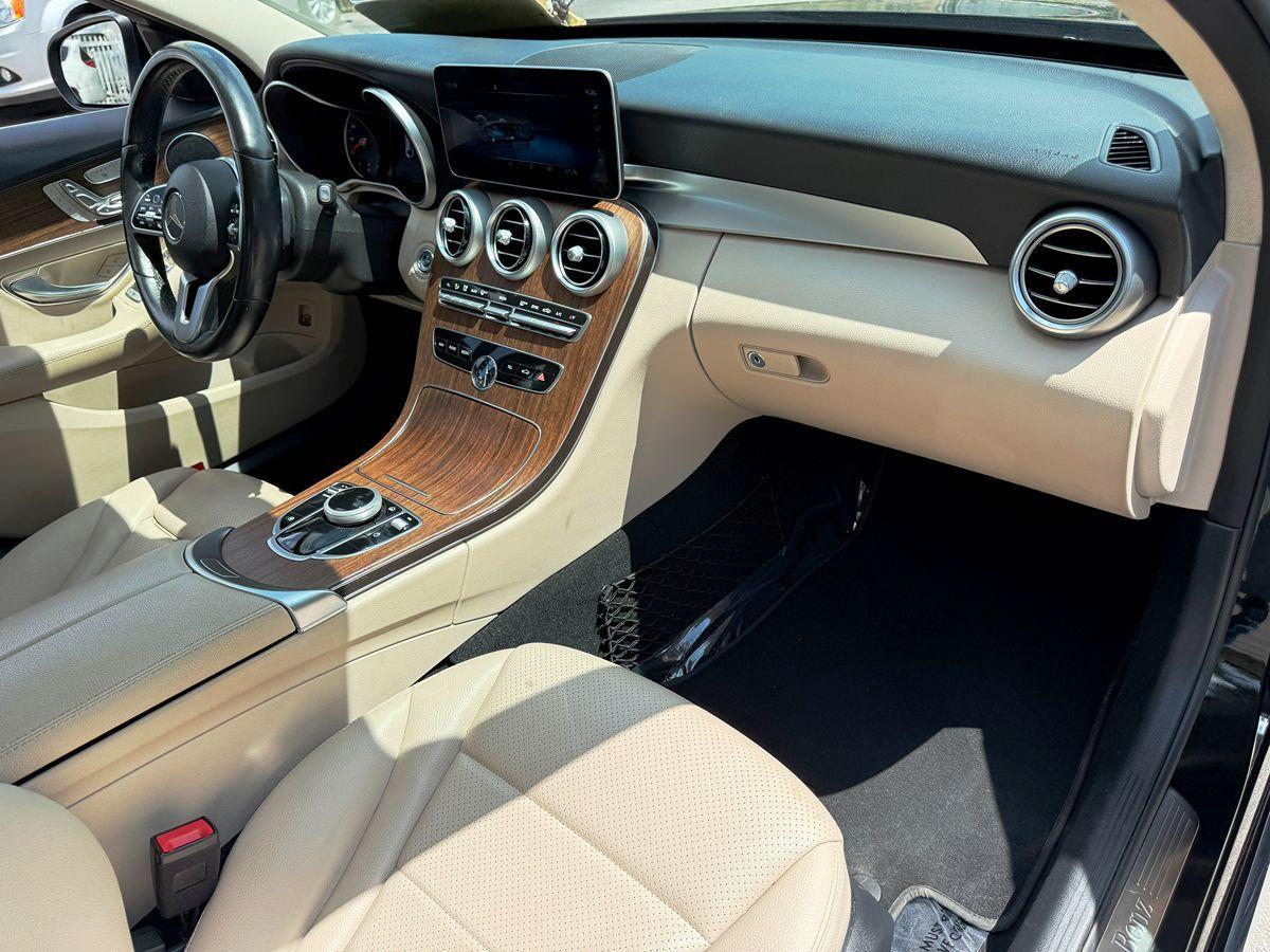 Mercedes-Benz C 300 4Matic Sedan - Thumbnail 18