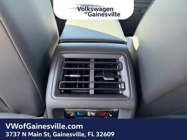 Volkswagen Tiguan Sel R-Line Turbo With Navigation & Awd - Thumbnail 9