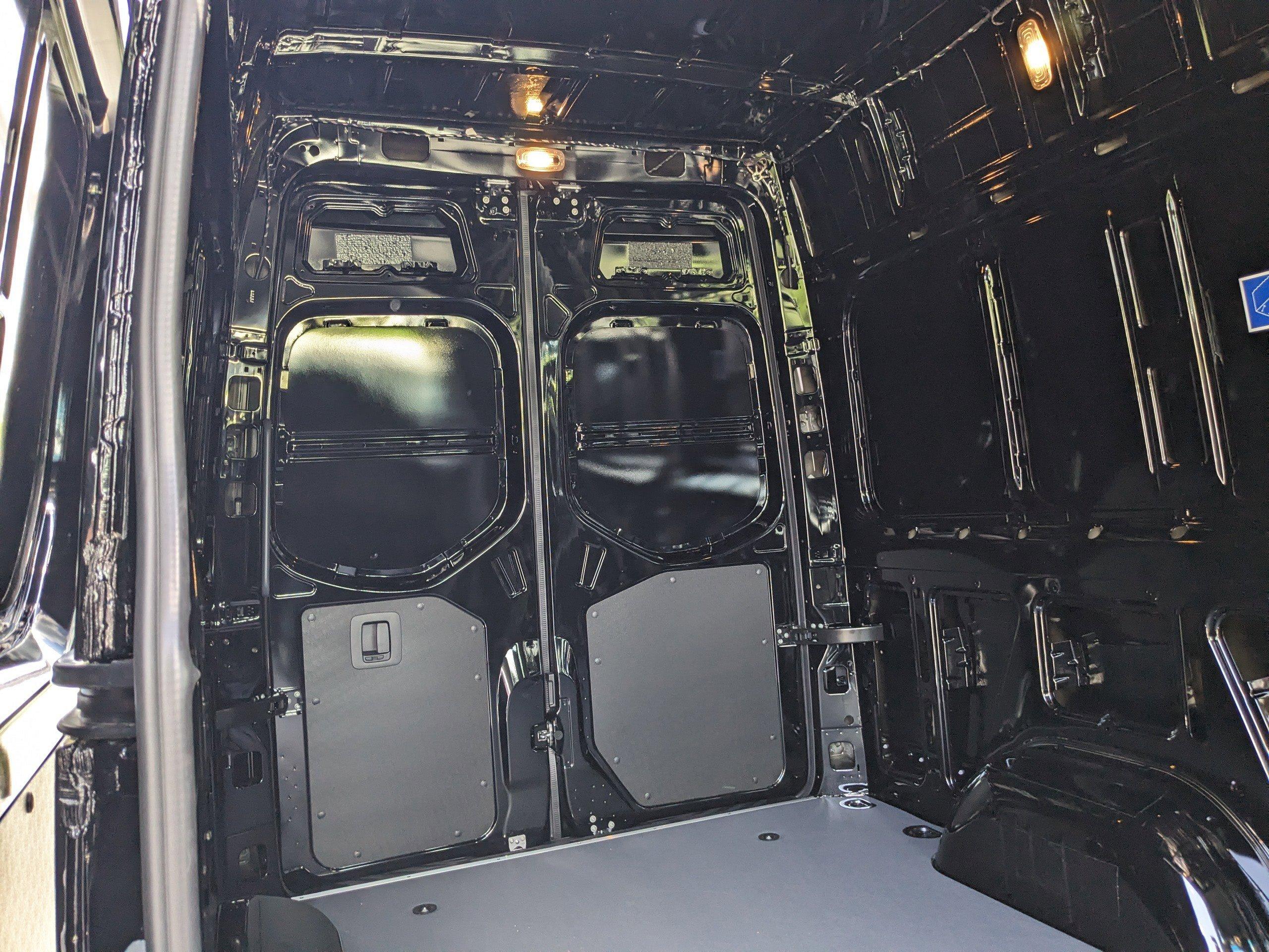 Mercedes-Benz Sprinter Cargo Van Van 144 Wb Awd - Thumbnail 13