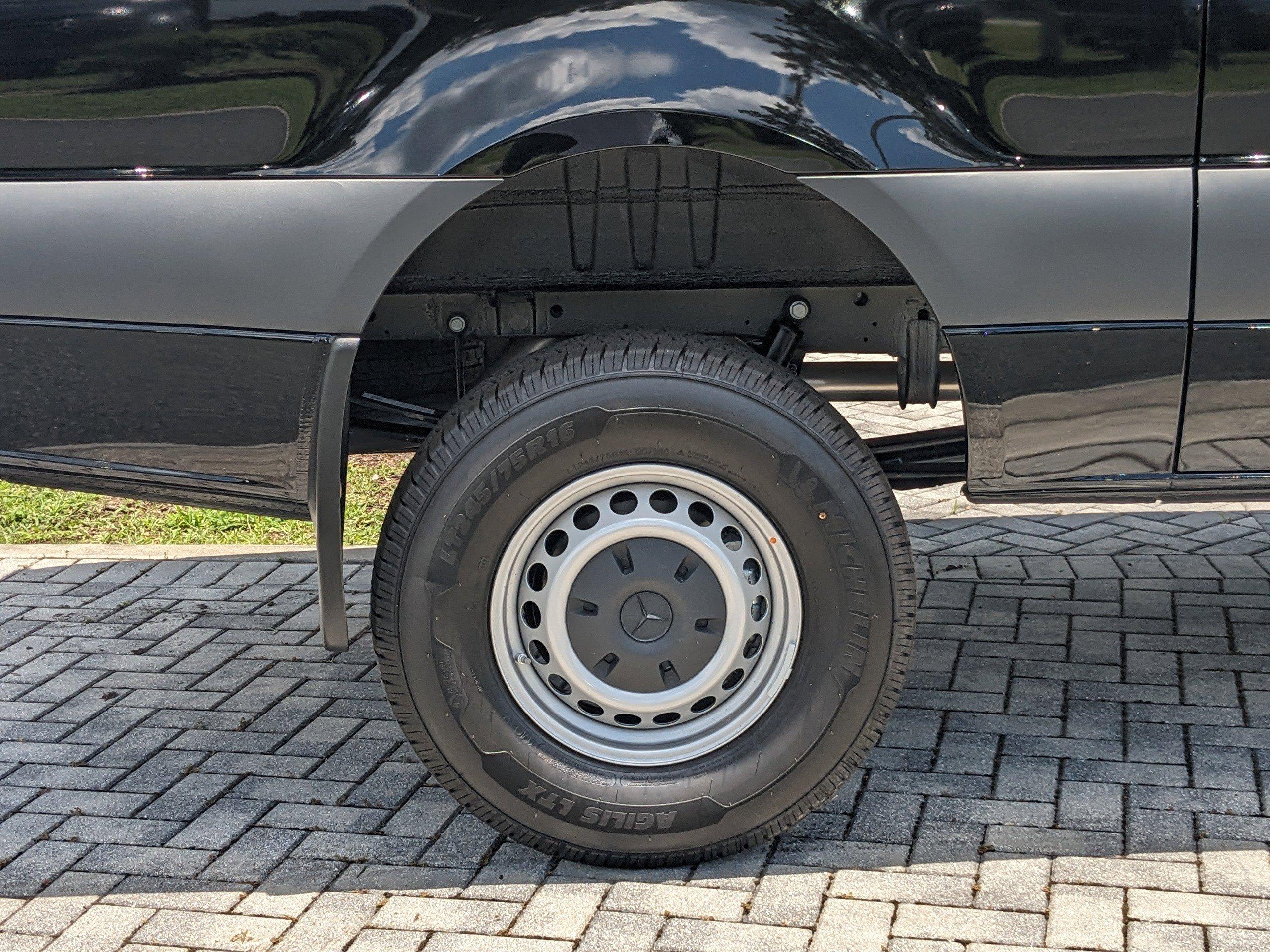 Mercedes-Benz Sprinter Cargo Van Van 144 Wb Awd - Thumbnail 9