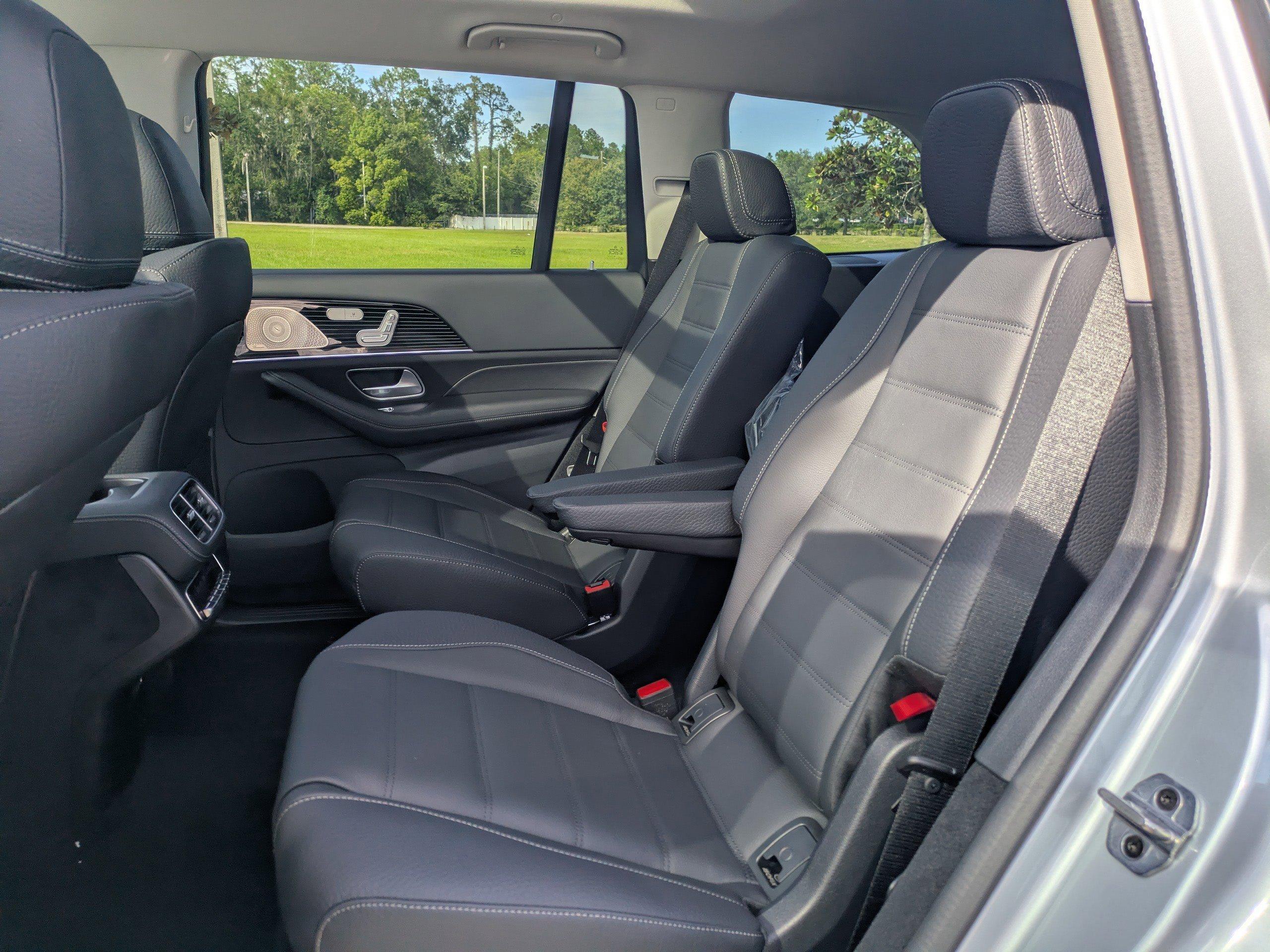 Mercedes-Benz Gls Suv 450 With Navigation & Awd - Thumbnail 16