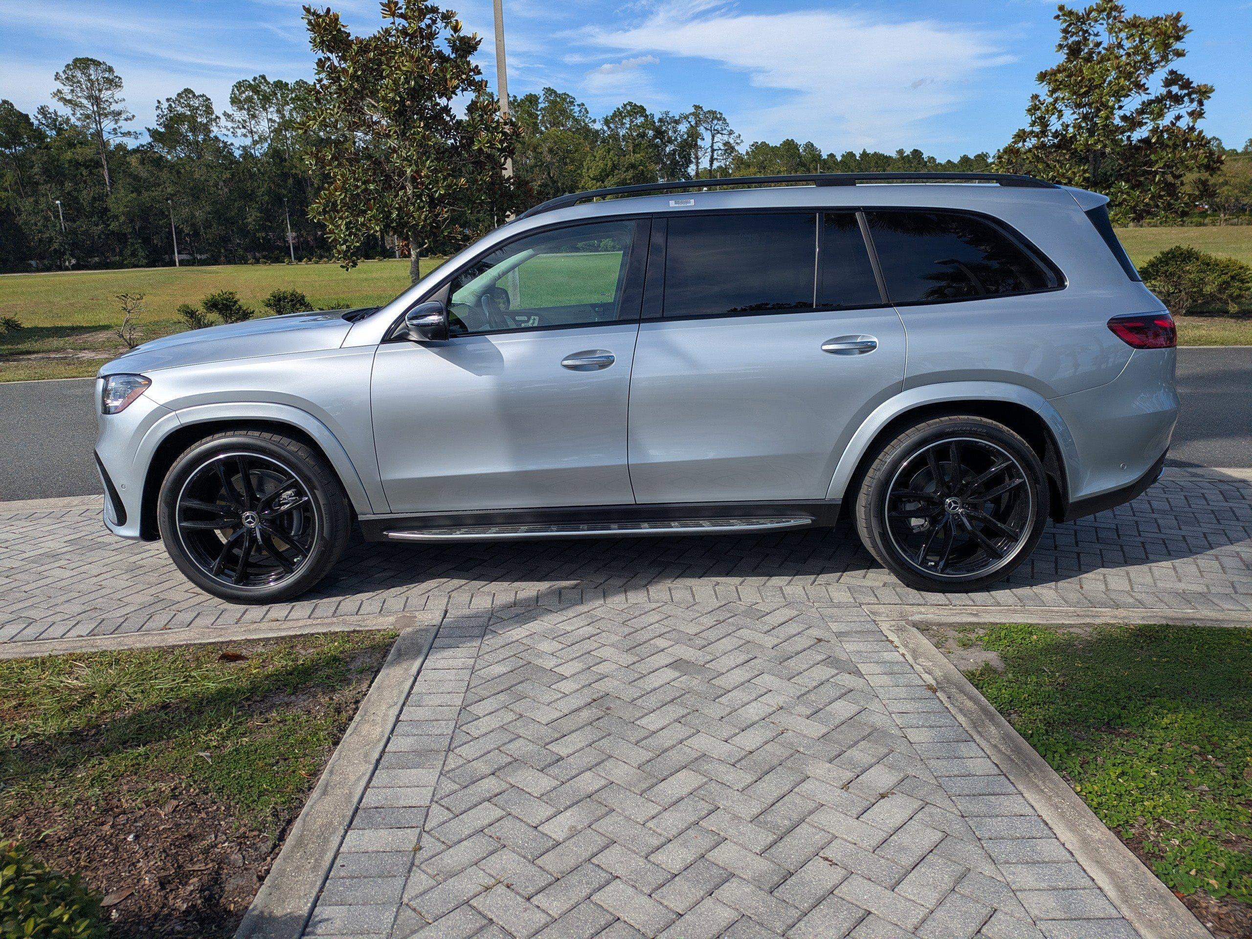 Mercedes-Benz Gls Suv 450 With Navigation & Awd - Thumbnail 10