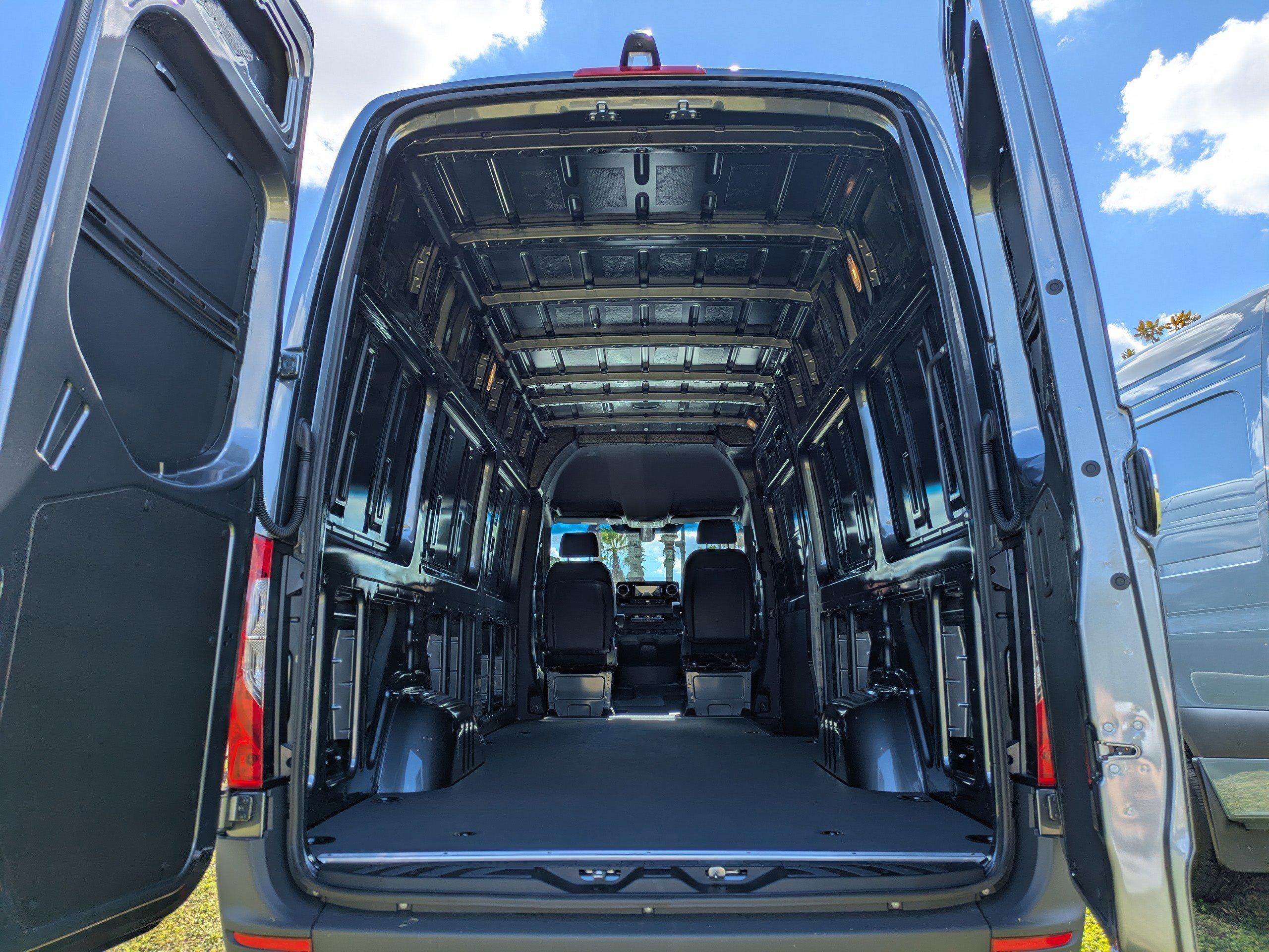 Mercedes-Benz Sprinter Cargo Van Van 170 Wb Awd - Thumbnail 14