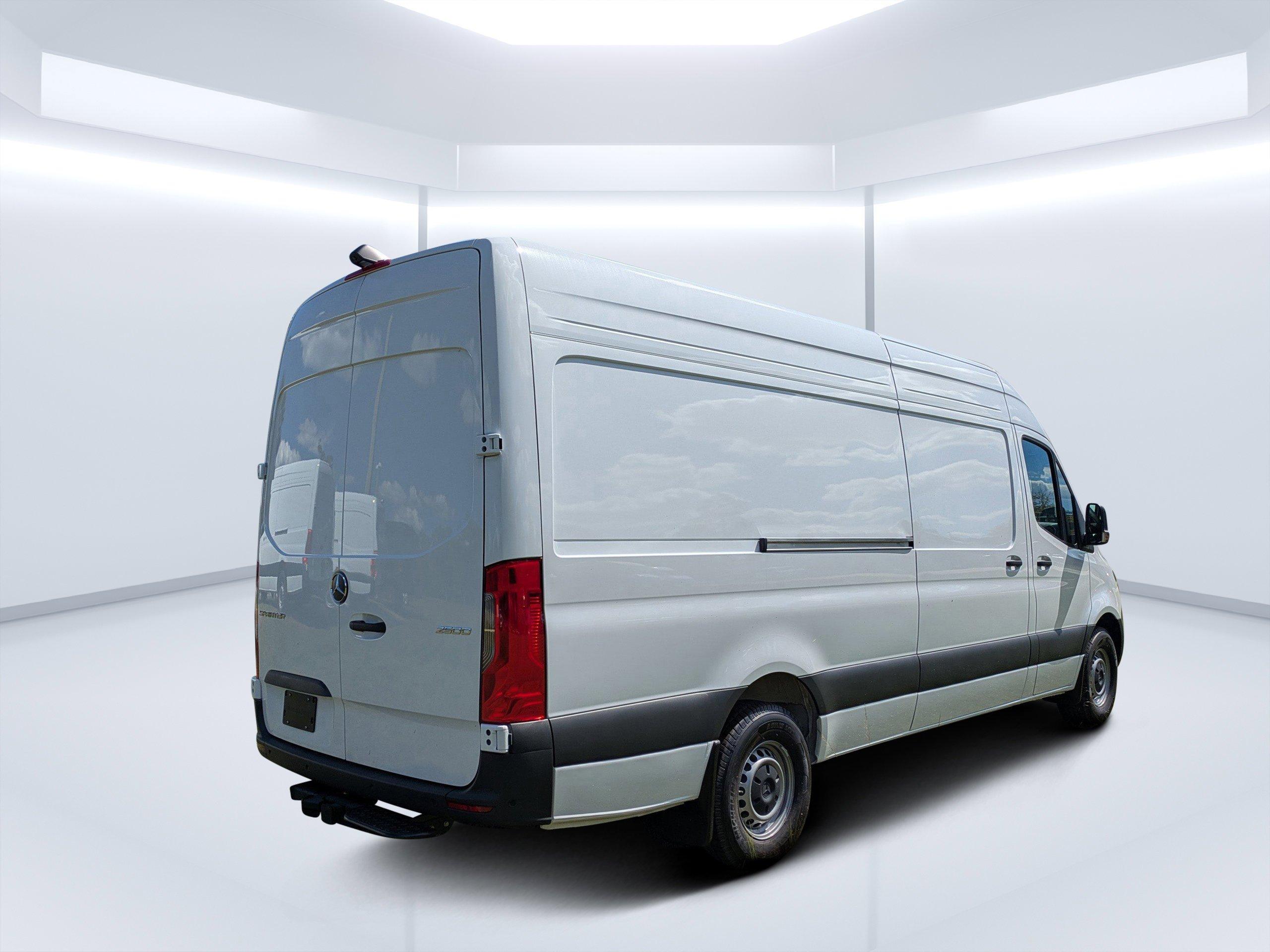 Mercedes-Benz Sprinter Cargo Van 170 Wb Rwd Van - Thumbnail 6