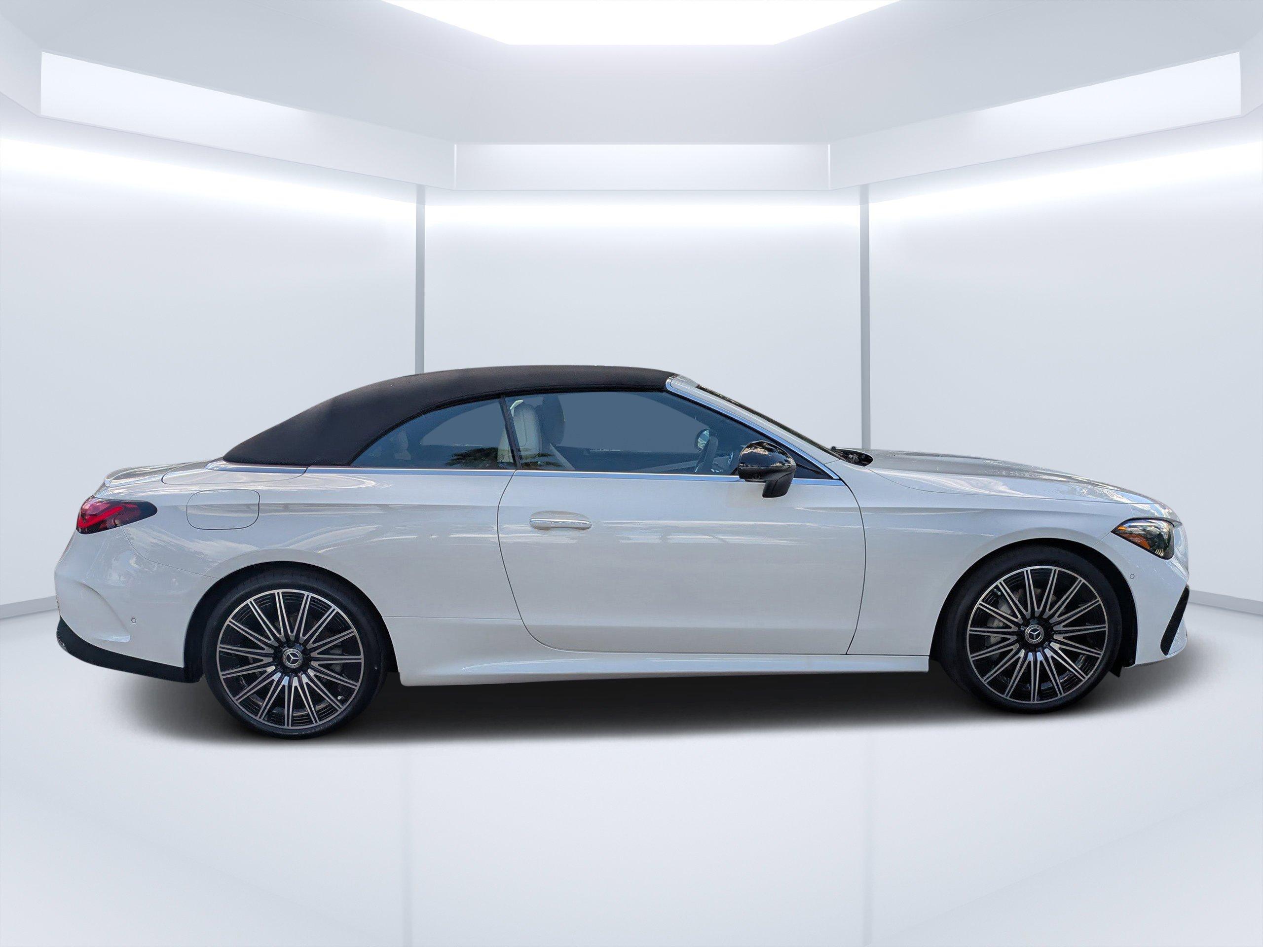 Mercedes-Benz Cle Convertible 300 With Navigation & Awd - Thumbnail 5